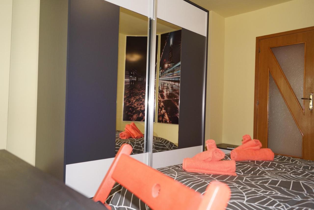 Spacious 2Bdr - Free Parking - Walk Everywhere - 300 Mbps Wifi Warna Exterior foto